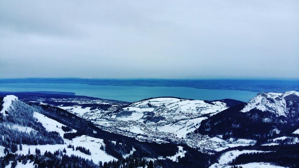 Entre Lac Et Montagnes Берне Екстериор снимка